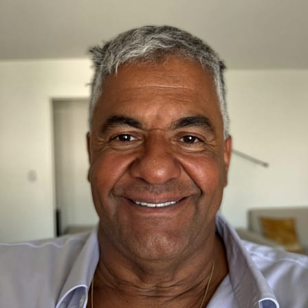 Portrait d'un habitant du quartier Saint-Louis après sa demande de devis à Versailles